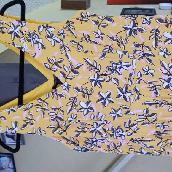 Banana Republic Floral Flowing Mini-Dress Women's Size 10 NWT 🟡 Yellow - Picture 2 of 7